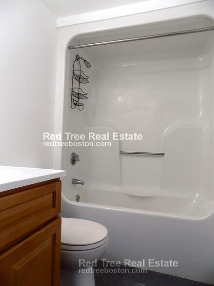 Building Photo - 1 Pine St