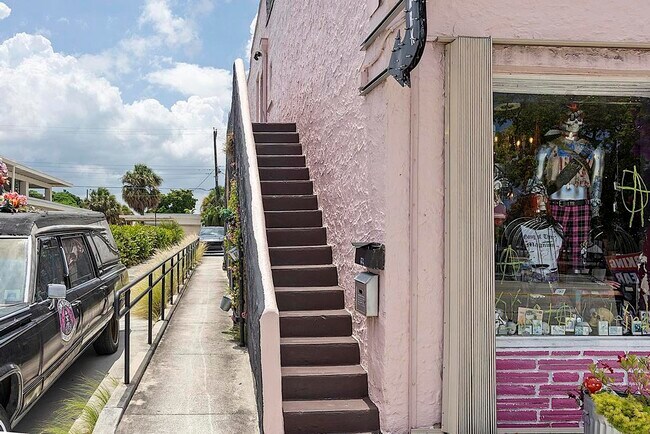 Building Photo - 521 N Dixie Hwy