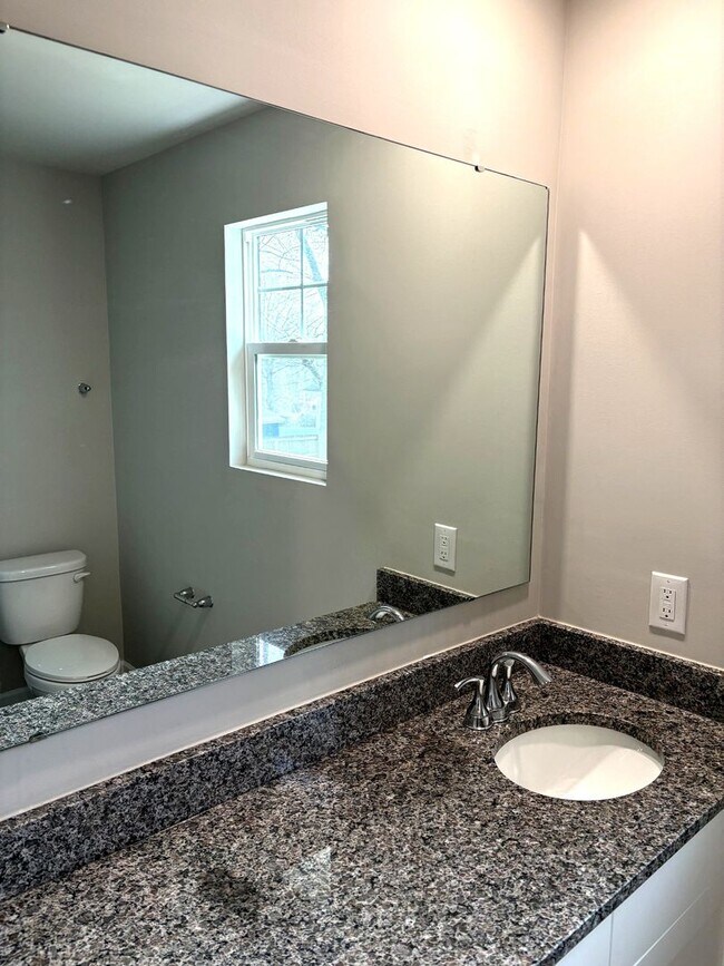 Building Photo - Beautiful 3BR 2.5BA Home w/ Full Appliance Kitchen • Garage Parking in Shelby