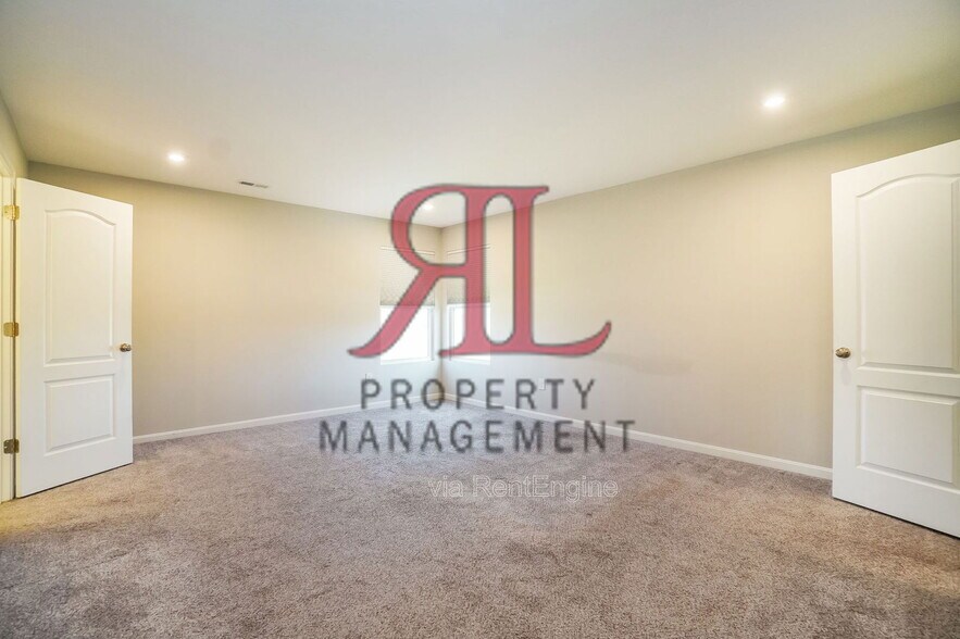 Building Photo - 992 Honeycomb Ln