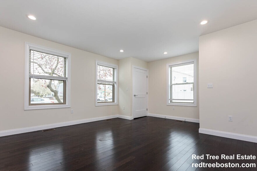 Building Photo - 476 Fulton St