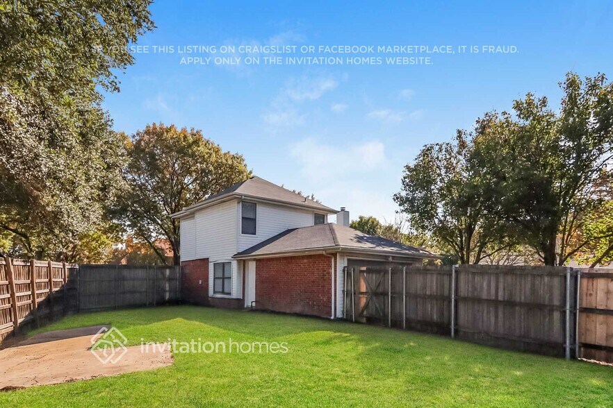 Building Photo - 727 Autumn Oaks Dr