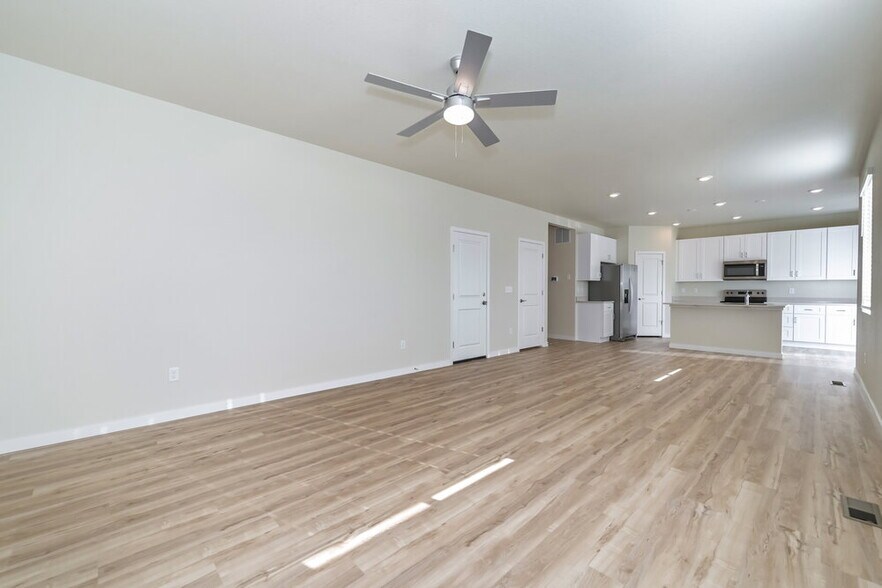 Building Photo - 1448 Orchard St