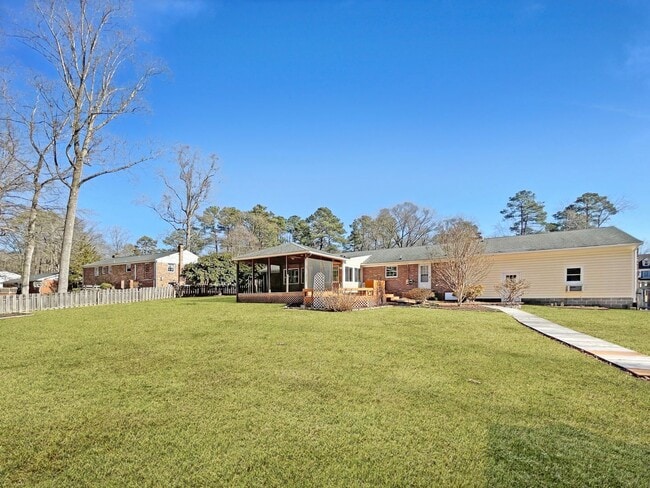 Building Photo - Brick Rancher with Handicap Accessibility!!!