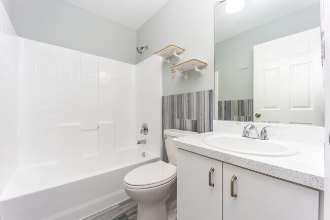 Building Photo - 2544 SW Deckard St