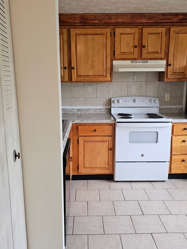 Building Photo - 1337 Vanasse Ct