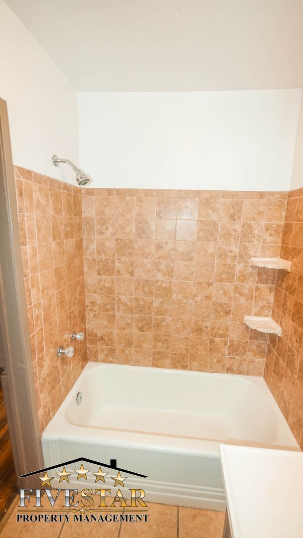 Building Photo - 209 Blomquist Dr