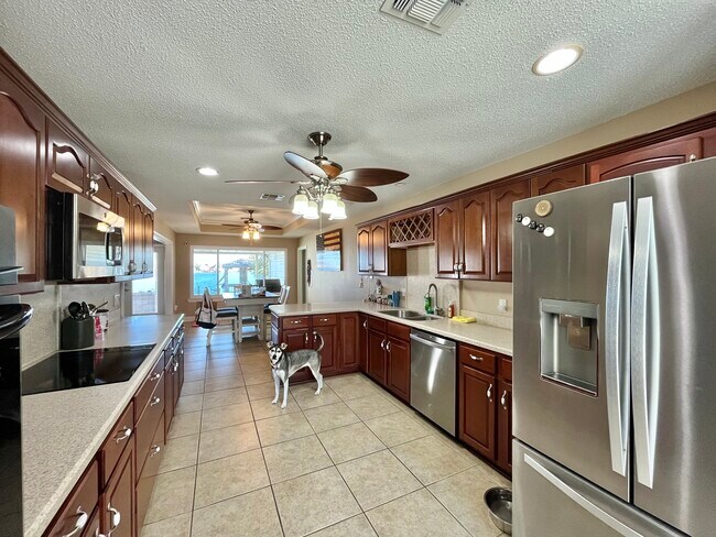Building Photo - 409 Moonraker Dr