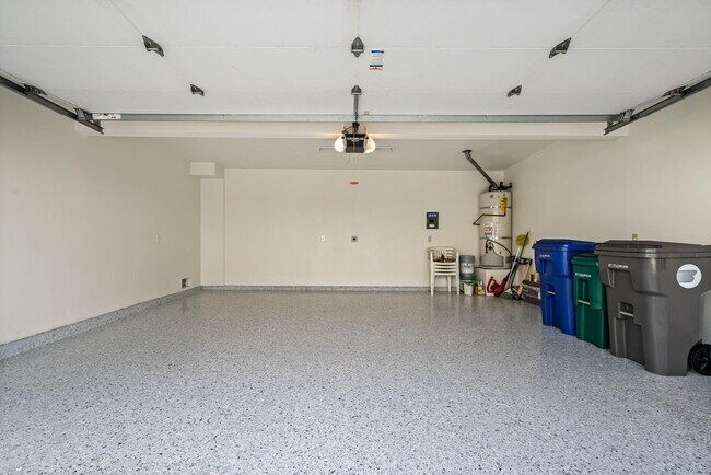 Building Photo - 270 Vista Royale Cir E