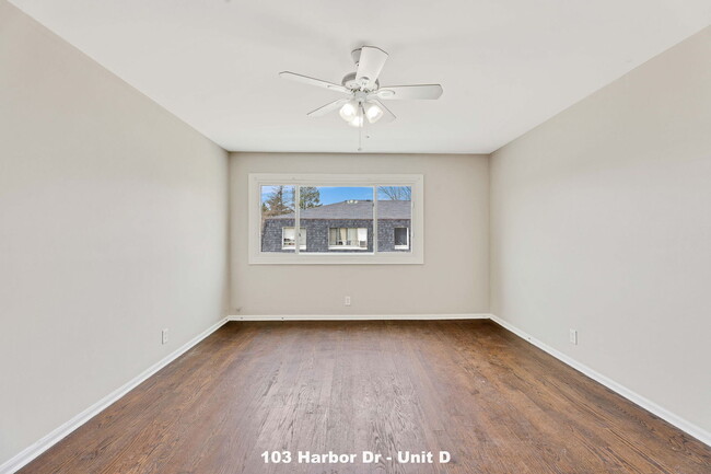 Building Photo - 103 Harbor Dr