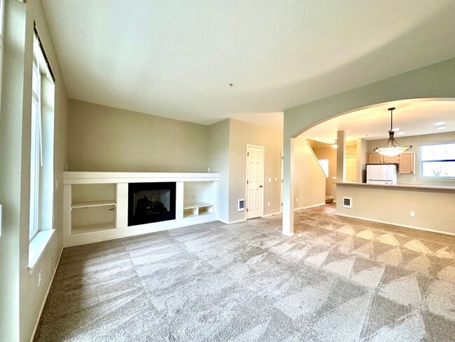 Building Photo - 2Bd/2.25Ba Mukilteo Condo