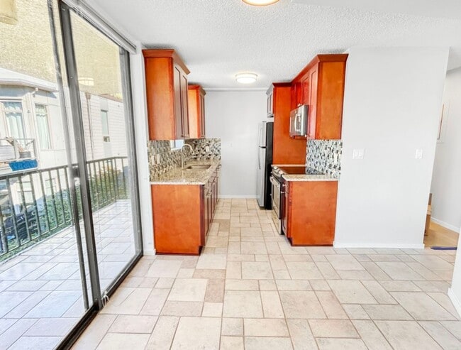 Building Photo - 1Bd/1Ba Kirkland Condo