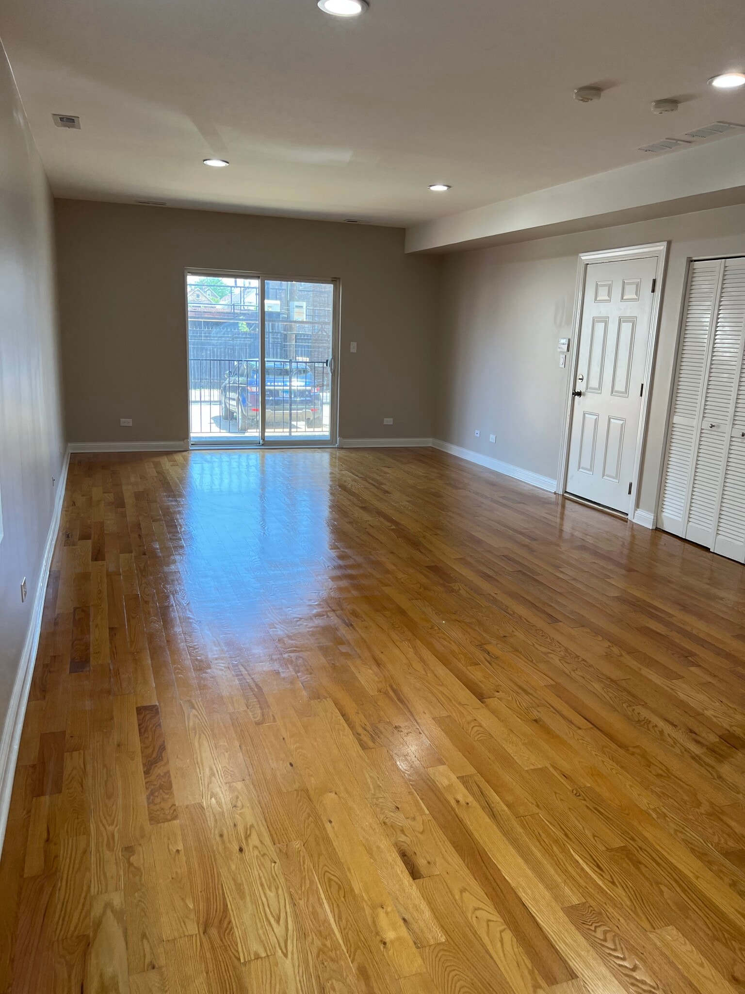 Workspace, living area - 2327 S Sawyer Ave