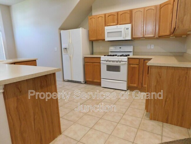 Building Photo - 755 Glen Ct