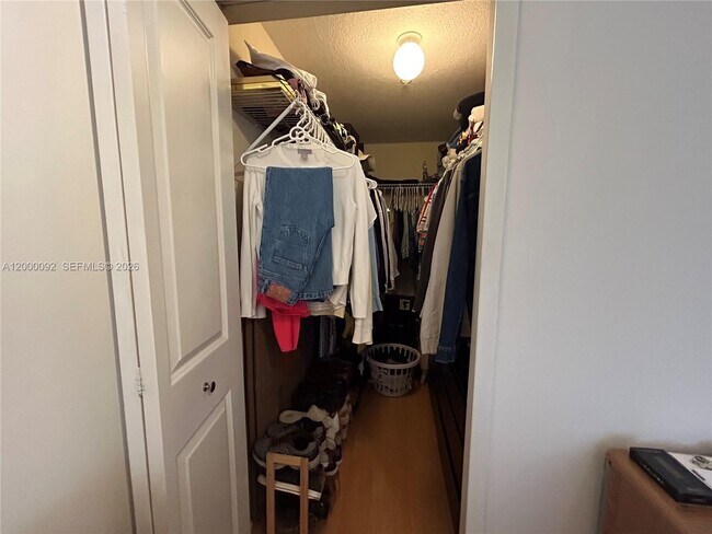 Building Photo - 170 SE 14th St