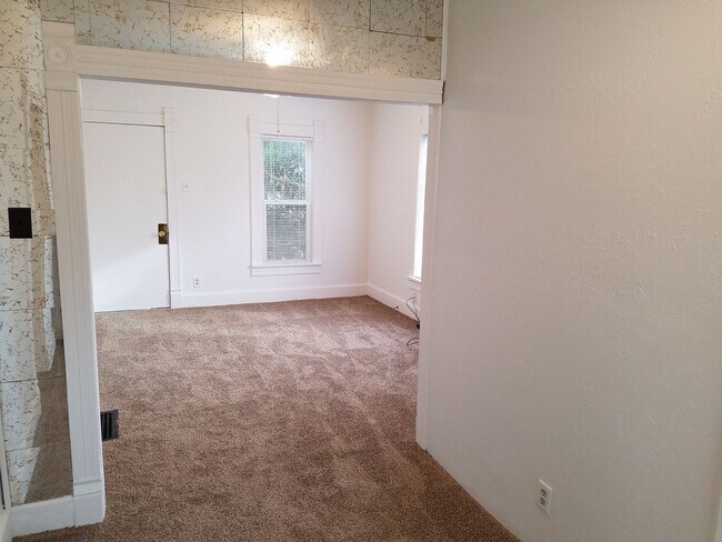 Building Photo - 1221 Tremont St