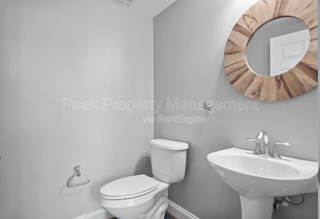 Building Photo - 3823 Maher Manor