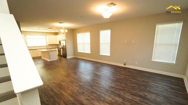 Building Photo - 15405 Honeybell Dr