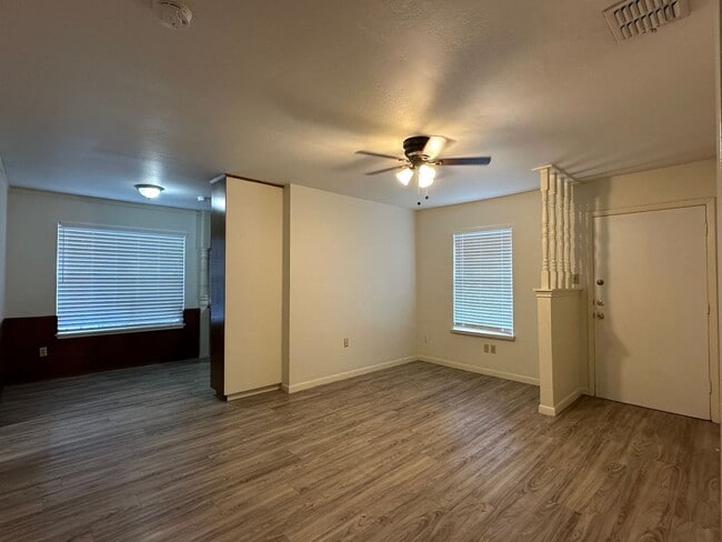 Building Photo - Ready for move in