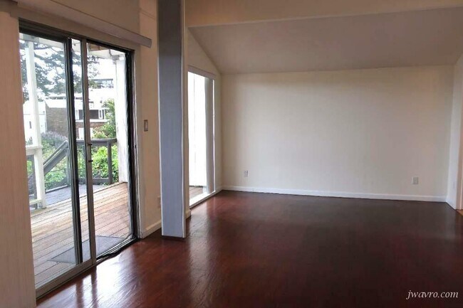 Building Photo - 445 Hoffman Ave