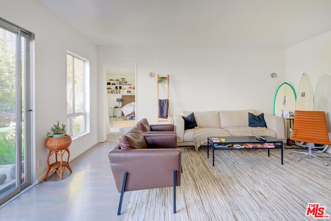 Building Photo - 555 Agate St