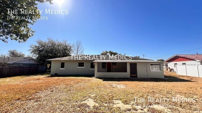 Building Photo - 2271 Northland Rd