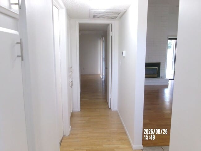 Building Photo - 1000 Olive Dr