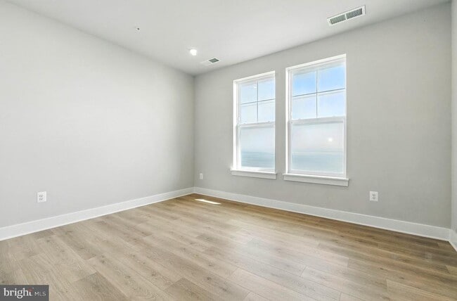 Building Photo - 218 Switchgrass Wy