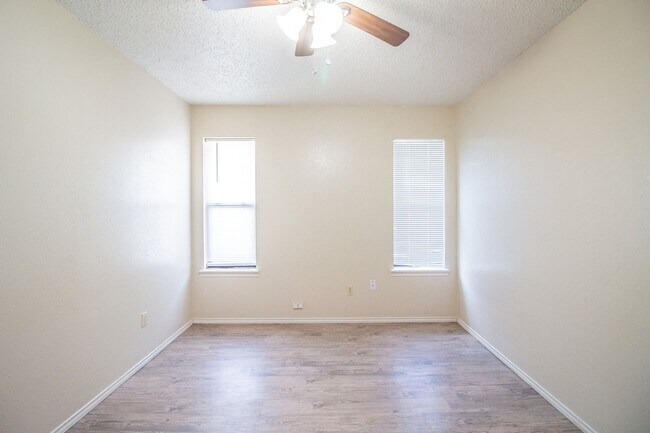 Building Photo - 15 Wagnon Dr
