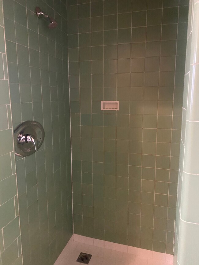 Building Photo - 1577 Chickasaw Ave