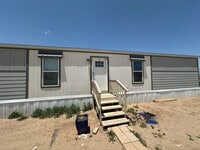 Building Photo - 3 Bed 2 Bath Home