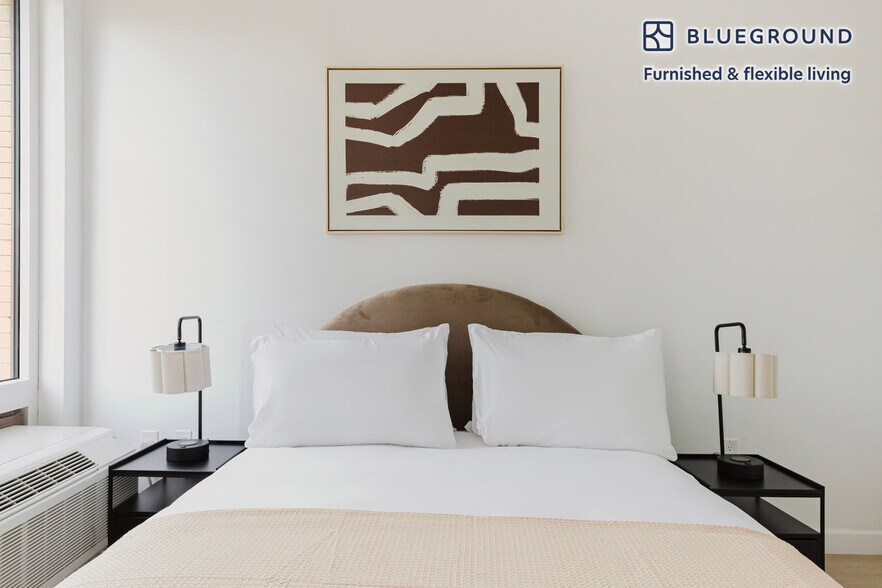 Building Photo - 27-09 44th Dr