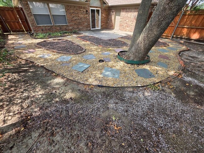 Building Photo - 1209 Shadow Lakes Blvd
