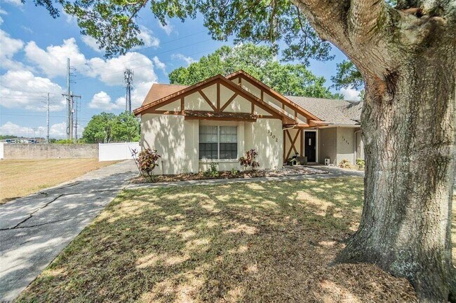 Building Photo - 3302 Laurel Dale Dr