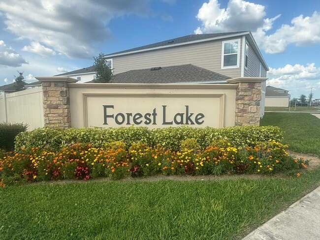 Building Photo - Beautiful 4 Bedroom, 2 bath home is Available for Rent in the Forest Lake Community!