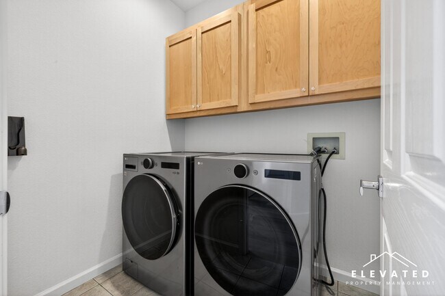 Building Photo - 9400 Chalk Hill Rd