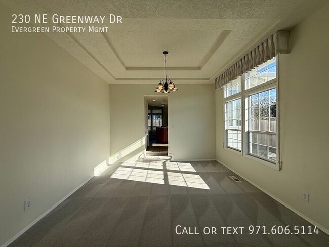 Building Photo - 230 NE Greenway Dr