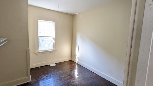 Building Photo - 1715 Ray St