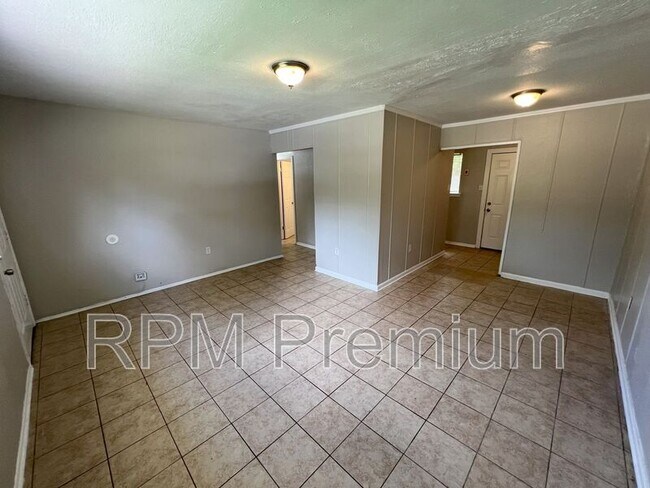 Building Photo - 6132 Pontotoc St