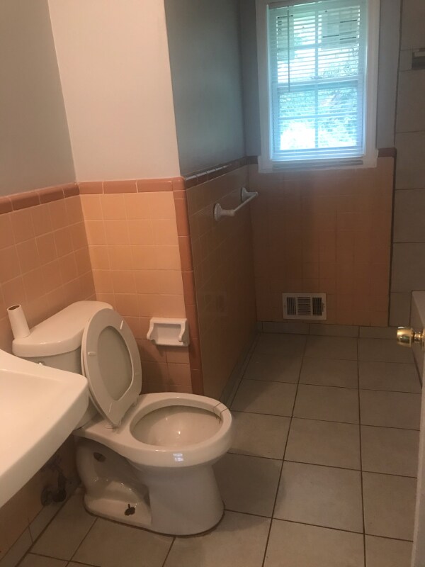 Building Photo - 1364 Stoneham Ct