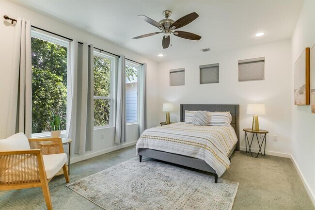 Building Photo - 1916 Bunche Rd