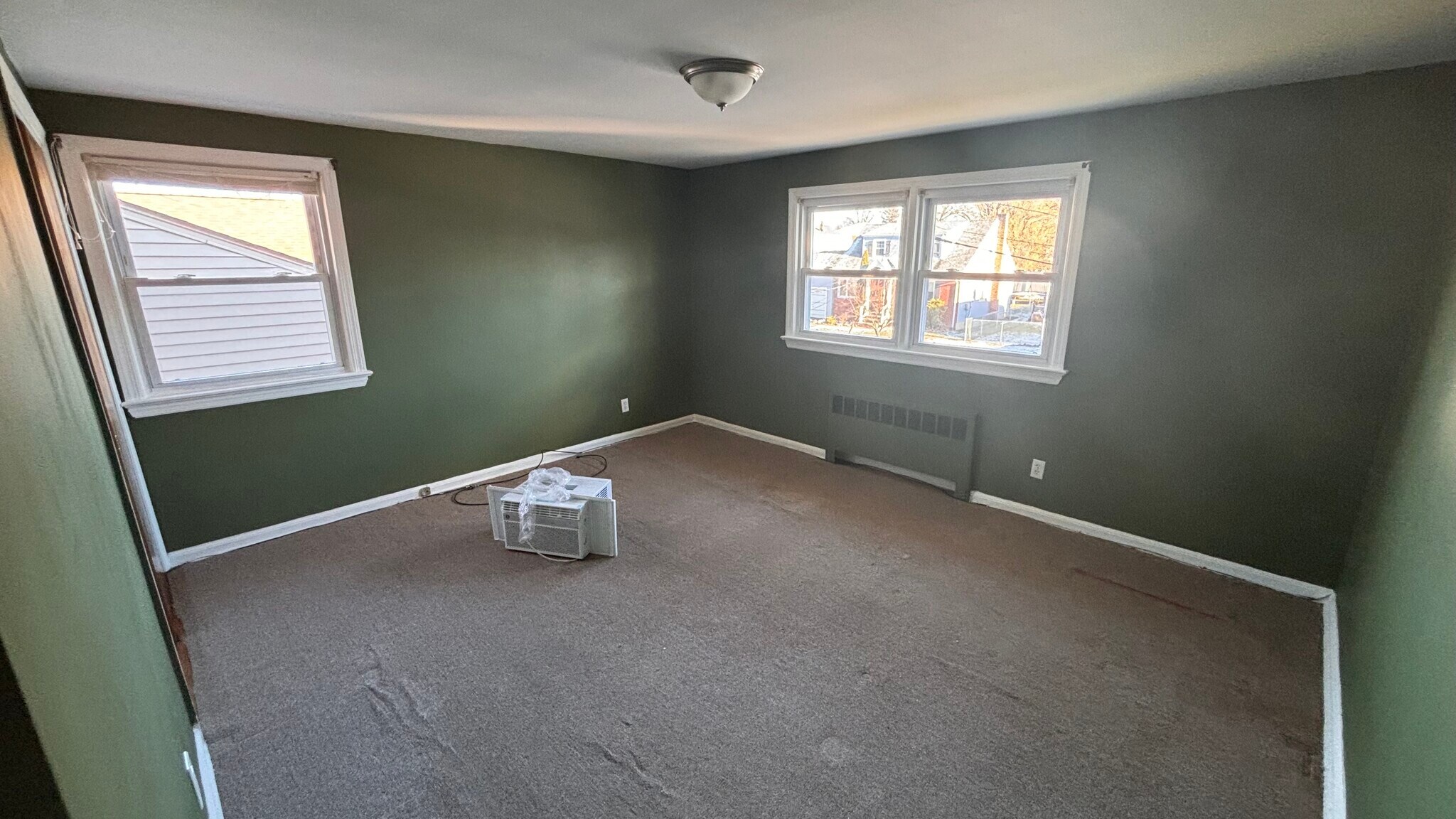 2nd bedroom - 870 Louisa St