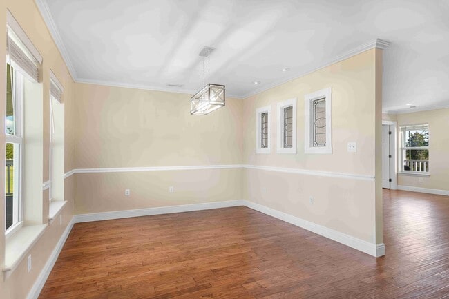 Building Photo - 7211 Bay Crest Rd