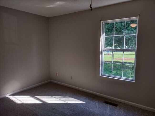 Building Photo - 1135 Lockmiller Rd