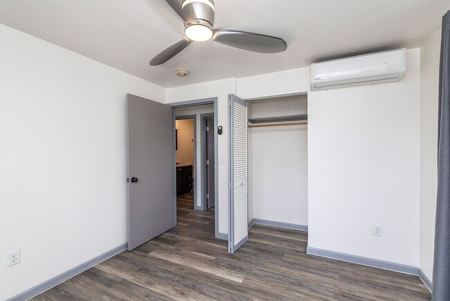 Building Photo - Nanakuli - across BEACH 2/1/1pkg $2,200/mo...