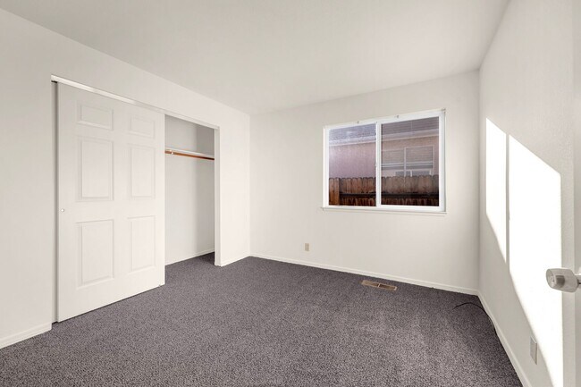 Building Photo - One Story Home in Sparks