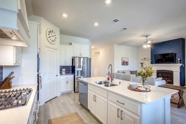 Building Photo - 4055 Ellinger Dr