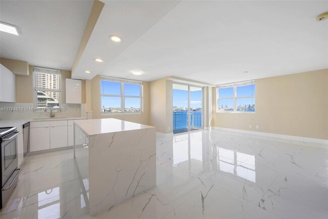 Building Photo - 770 Claughton Island Dr