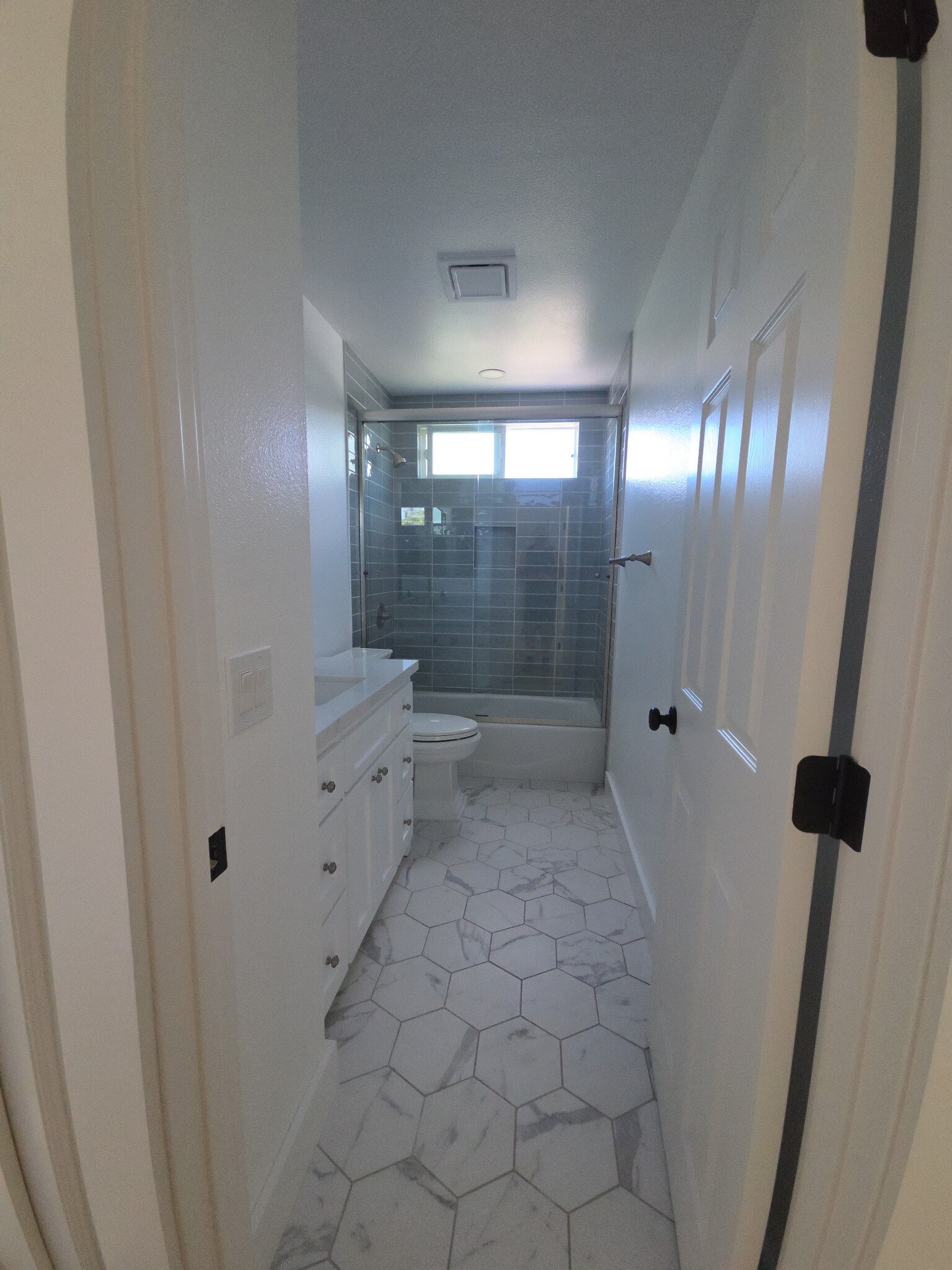 Building Photo - 245 Mesa Dr