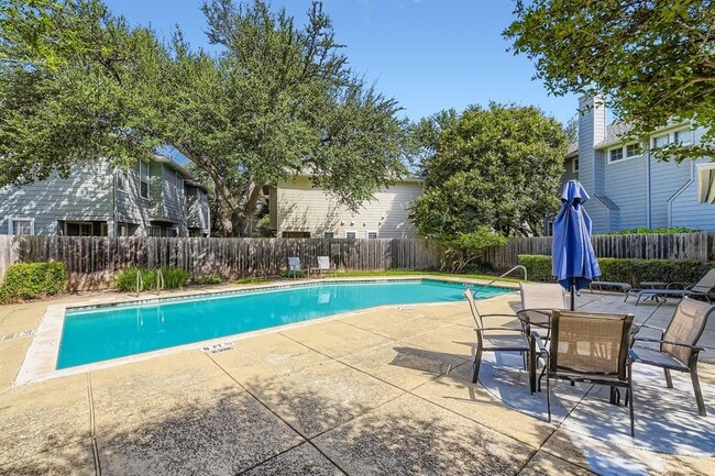 Building Photo - 8518 Cahill Dr